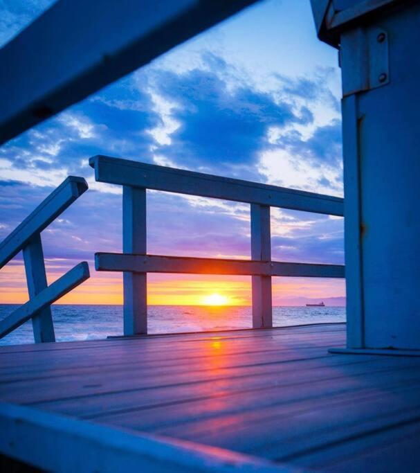 Brand New Ocean-View Beach Home Steps To The Sand! Мангеттен-Біч Екстер'єр фото